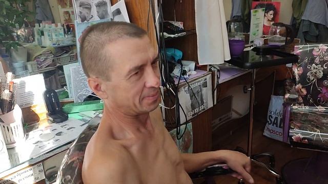 Постриглись под Спортивную Канадку смотреть онлайн