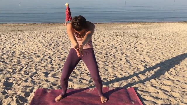 поза гомукхасана смотреть онлайн