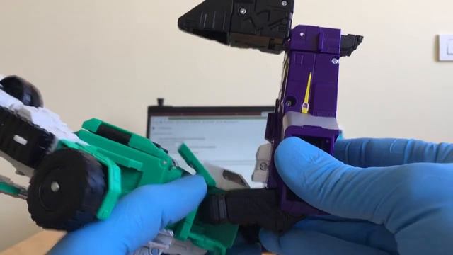 Transformers SIXSHOT Titans Return SCORPONOK Alt Mode ITA смотреть онлайн