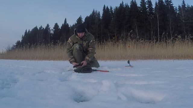 ПРОВЕРКА ЖЕРЛИЦ С УТРА. ГЛУХОЗИМЬЕ. Щука не АКТИВНА. 2 день смотреть онлайн