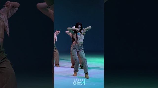 [UNFILTERED CAM] EVERGLOW AISHA(아샤) 'SLAY' 4K | BE ORIGINAL смотреть онлайн