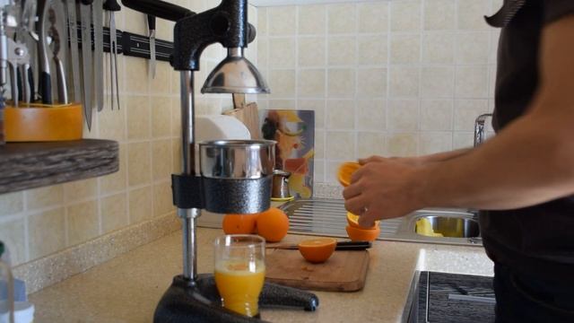 Juicer Соковыжималка, пресс Storcator de citrice смотреть онлайн