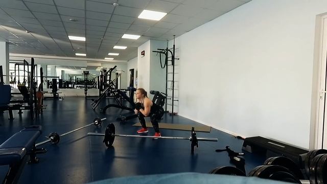 Праздничный WОD в День защитника Отечества. Часть 2. Сила и силовая выносливость смотреть онлайн
