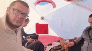 Зимняя рыбалка на озере Сартлан. Поймали огромного окуня.