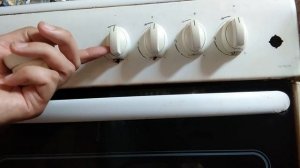 28е В. Как снять ручки с Газовой Плиты. Видео для Женщин. (И некоторых мужчин ) )    ). Gas Cocker.