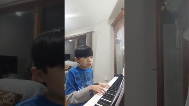 Minuet, The gallant knight,Sweet acacia, Ode to joy смотреть онлайн