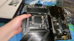 Распаковка лучшей материнской платы MSI B650 Tomahawk Wi-Fi