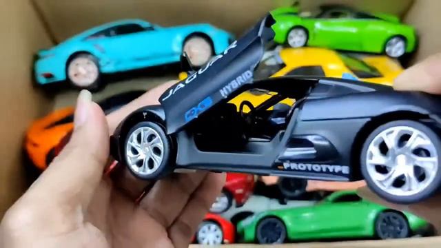 Box full of Model Car Jaguar, Nissan, Audi, Maserati, Peugeot, Pickup Truck , Police Pickup Truck 5 смотреть онлайн