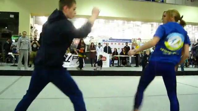 Кикбоксинг киев. "Perpektiva Kickboxing Team" (постановка в ТРЦ караван 03.04.2016) смотреть онлайн