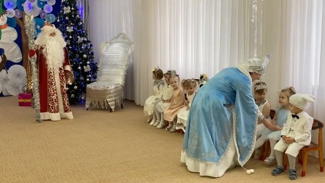 Новогодний праздник в группе Колокольчик смотреть онлайн