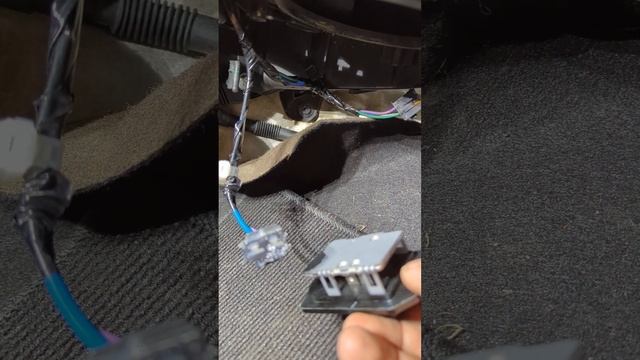 TOYOTA YARIS HVAC resistor replacement смотреть онлайн