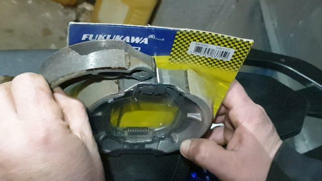 Замена задних колодок скутер 150 кубов смотреть онлайн