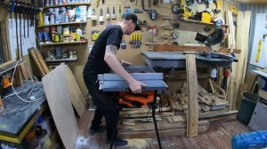 Распиловочный станок Black&Decker BES720. Обустройство мастерской. Фрезер в распиловочном станке.