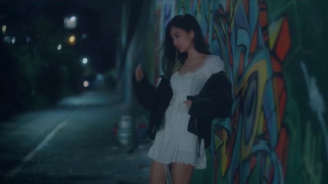 Celebrities React to Jennie - 'SOLO' смотреть онлайн