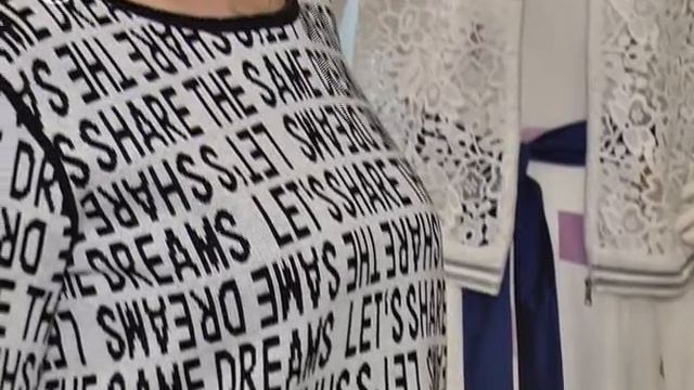 Тенденции сезона осень-зима 2018: буквы, надписи и логомания смотреть онлайн