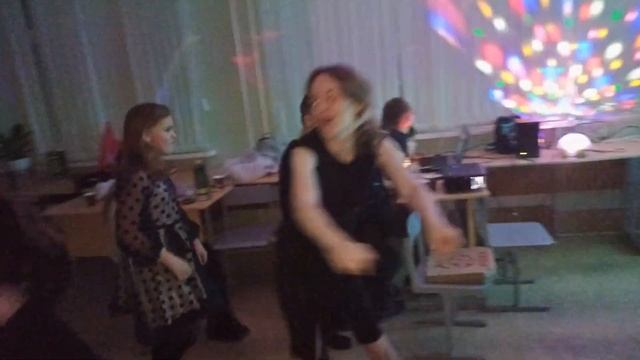 Вечеринка "Black star party" смотреть онлайн