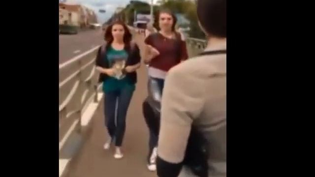 Раздача флаеров на вечеринку ПЕННАЯ АТАКА!!! смотреть онлайн