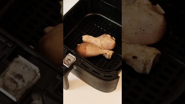 Рецепт для аэрогриля: куриные ножки с овощами #shorts #mygadget смотреть онлайн