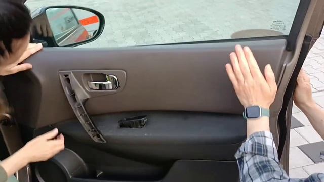 Как поменять ручки на Ниссан Кашкай своими руками. Девочки смогли...