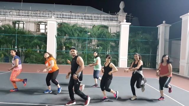 Bom Diggy.... Zumba choreography by S.F. CNRI Colony смотреть онлайн
