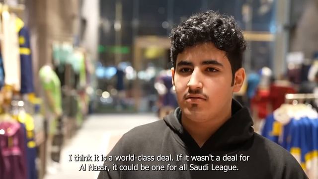 Al Nassr fans react to Cristiano Ronaldo signing at club shop смотреть онлайн