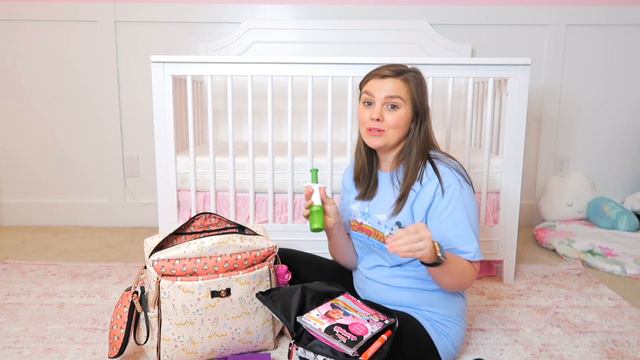 What's In My Diaper Bag For Disney World 2021 | Newborn and Toddler смотреть онлайн