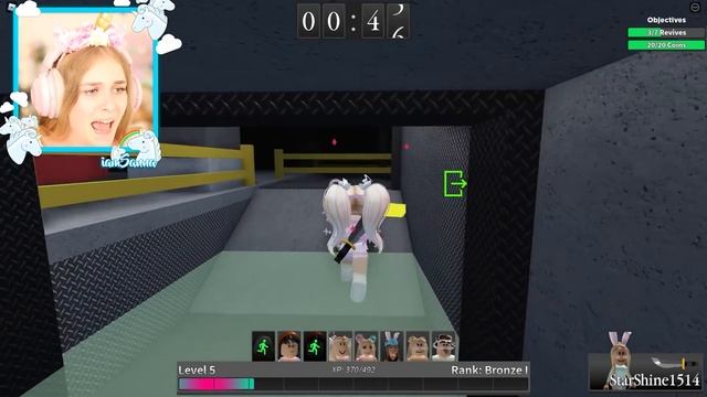 RUN HIDE And SURVIVE The KILLER! (Roblox) смотреть онлайн