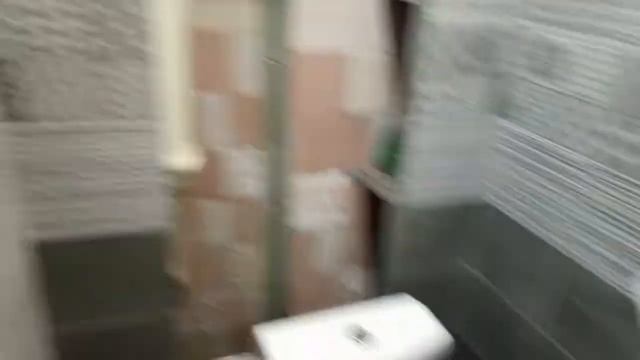 Помытый санузел в хрущевке, после ремонта. смотреть онлайн