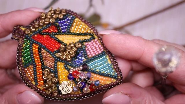 Бисерная брошь "Краски осени" I Как вышить брошь бисером смотреть онлайн