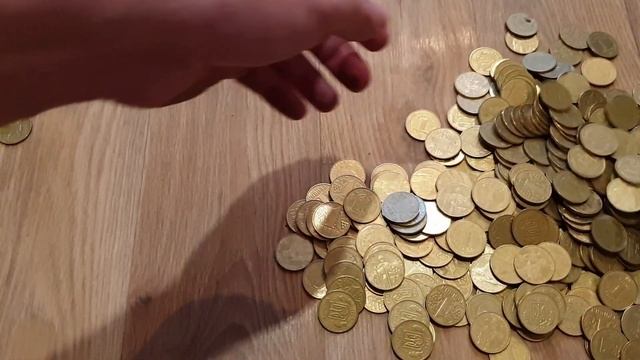 Сколько монет 1 гривна поместится в трёх литровой банке???Очень тяжелая смотреть онлайн