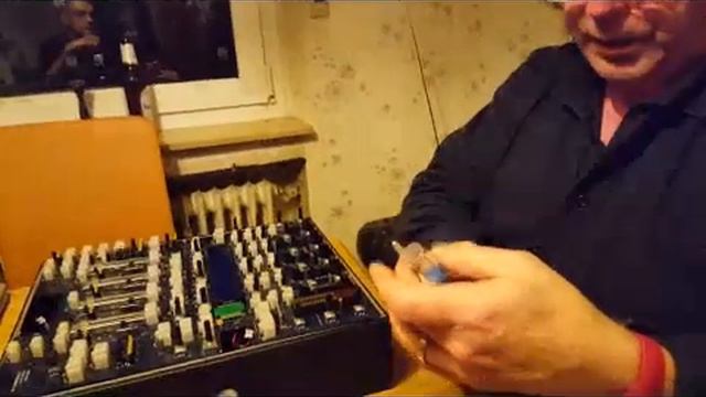 DDM4000 Mixer von Behringer Reinigung Teil 1 смотреть онлайн