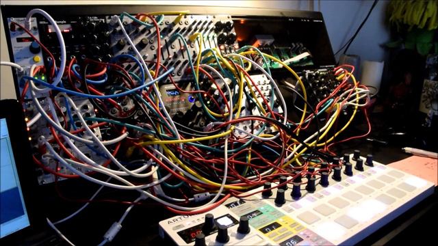Doodles [Eurorack] смотреть онлайн