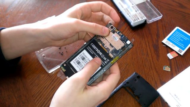 Elephone G4 з Aliexpress. Разборка, что в нем в середине. смотреть онлайн