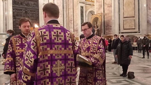 Исцеление бесноватого отрока. Евангелие в Неделю прп.Иоанна Лествичника. смотреть онлайн