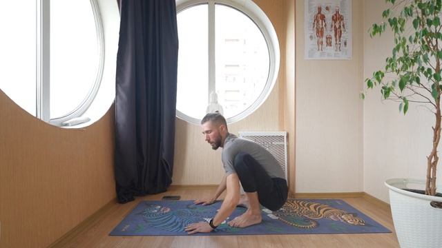 Практика йоги в стиле FYSM