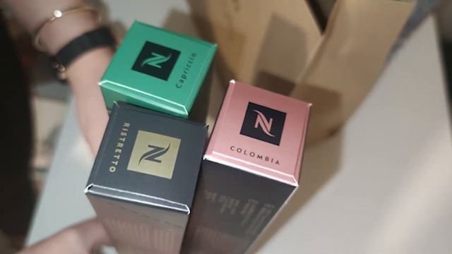 ESPRESSOR DE CAFEA DE LA NESPRESSO - DeLonghi ( CADOUL PERFECT PENTRU CRACIUN ?! ) смотреть онлайн