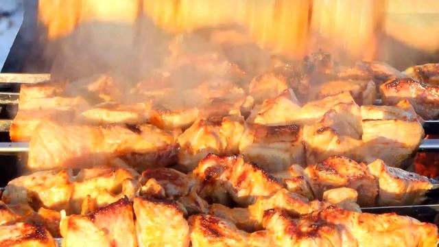 Шашлык Рождественский От Мишани. Приготовление шашлыка. смотреть онлайн