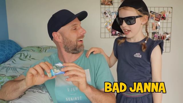 BRAVE JANNA vs BAD JANNA - SKETCH ♥DeZoeteZusjes♥ смотреть онлайн