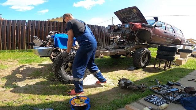Как снять кузов с рамы на Toyota 4Runner, Hilux surf 130 своими руками. Теперь ремонт делать проще! смотреть онлайн