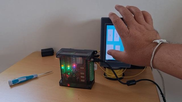 ESP32 Control - Run as modbus slave communicate data with Samkoon HMI смотреть онлайн