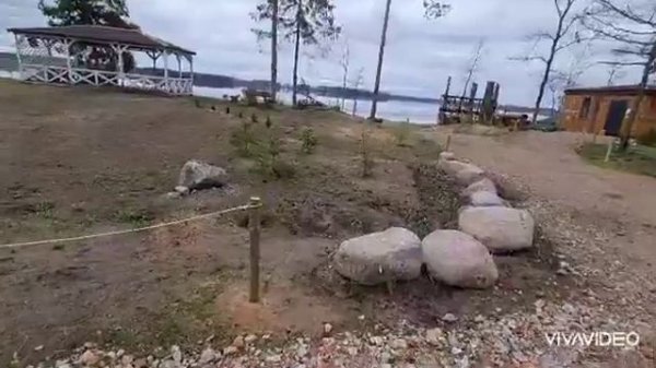 Строим крыльцо перед треугольным домиком. Мы строим базу отдыха своими руками.