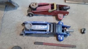 Домкрат 2т, подкатной  Зубр. Обзор и сравнение со старым "китайцем"