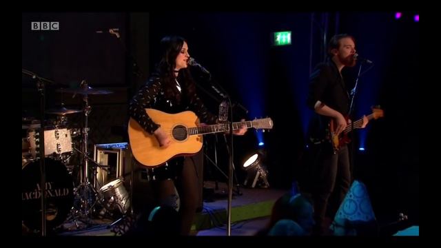 Amy Macdonald - This Is The Life (Live Hogmanay 2016) смотреть онлайн