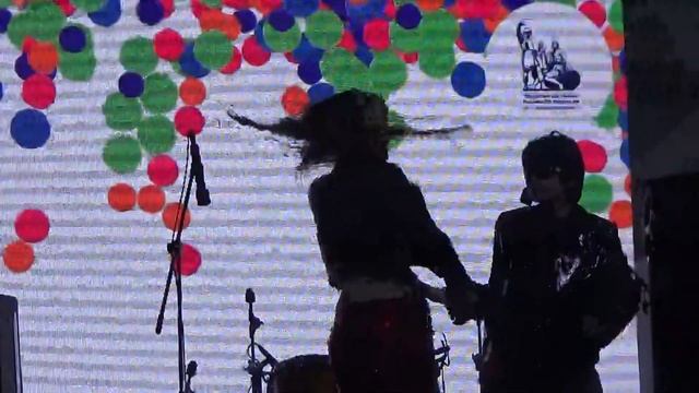 Индийские Танцы(Добрые люди2019,Парк Горького,День Межнационального мира и согласия,5.7.19) смотреть онлайн