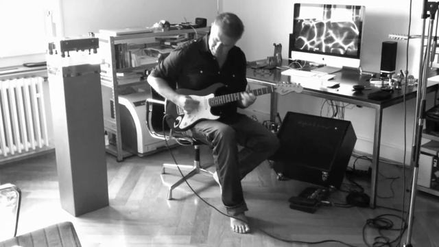 Fender Mini 2011 смотреть онлайн