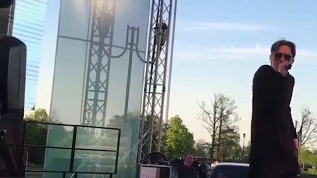 Козырчиков Денис - Живой. День города. смотреть онлайн