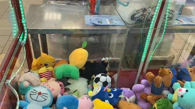 ИГРАЕМ В АВТОМАТЕ ИГРУШЕК ? ЖДЁМ НОВУЮ ЗАГРУЗКУ ? смотреть онлайн