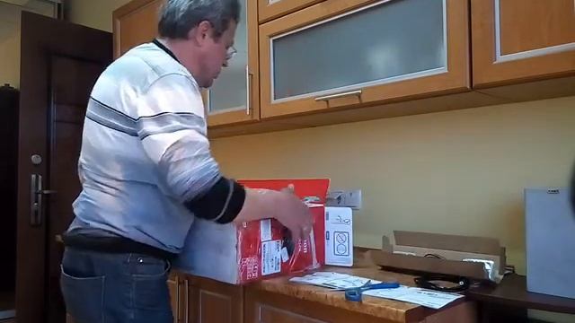 Распаковка принтера Canon PIXMA Ink Efficiency E414 смотреть онлайн