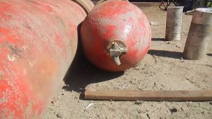 Как открутить вентиль от баллона с метаном?:)