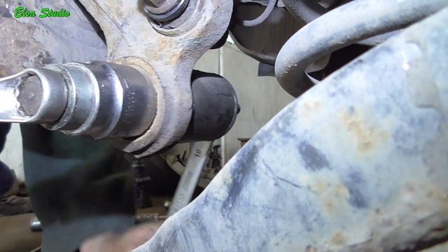 Замена плавающего сайлентблока кулака задней подвески Hyundai Elantra смотреть онлайн